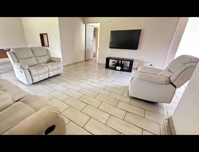 4 BEDROOM HOUSE FOR SALE IN ARBORETUM